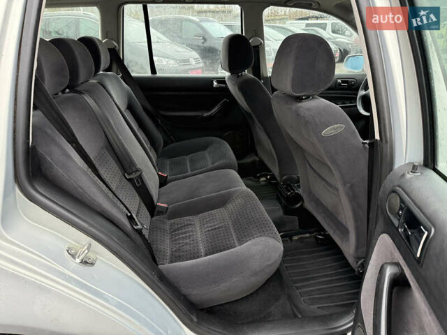 Серый Фольксваген Гольф, объемом двигателя 1.6 л и пробегом 236 тыс. км за 3750 $, фото 23 на Automoto.ua