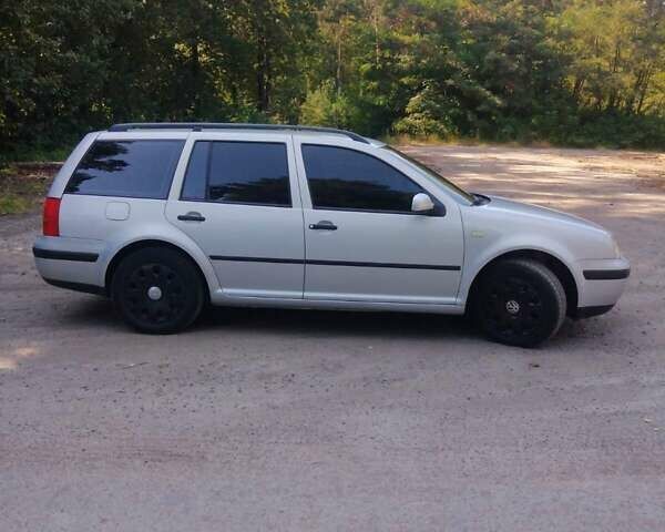 Серый Фольксваген Гольф, объемом двигателя 1.6 л и пробегом 220 тыс. км за 3650 $, фото 1 на Automoto.ua