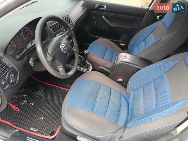 Серый Фольксваген Гольф, объемом двигателя 1.6 л и пробегом 280 тыс. км за 2999 $, фото 5 на Automoto.ua