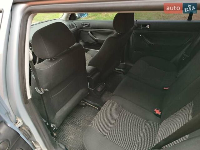 Серый Фольксваген Гольф, объемом двигателя 1.6 л и пробегом 260 тыс. км за 4353 $, фото 14 на Automoto.ua