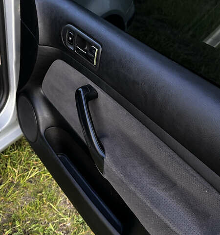 Серый Фольксваген Гольф, объемом двигателя 1.6 л и пробегом 261 тыс. км за 4100 $, фото 18 на Automoto.ua