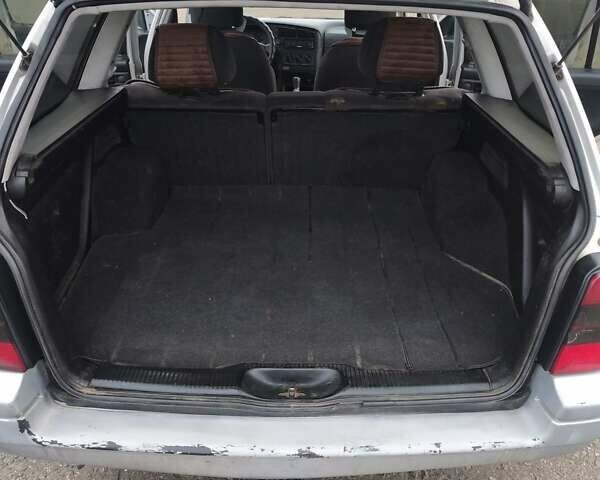 Серый Фольксваген Гольф, объемом двигателя 1.9 л и пробегом 211 тыс. км за 2500 $, фото 7 на Automoto.ua