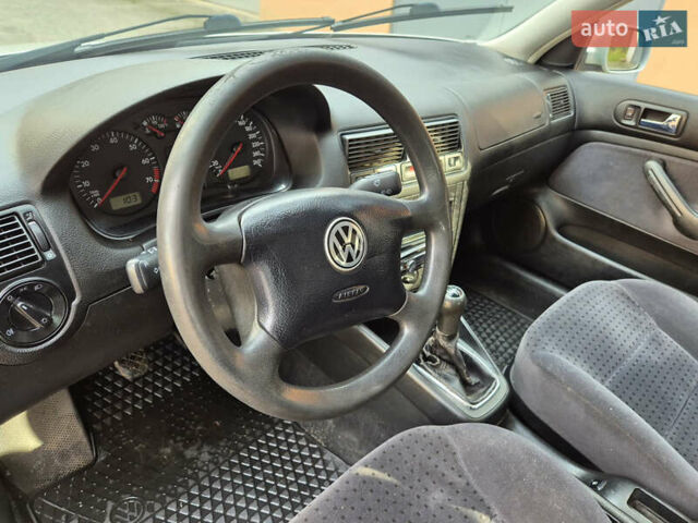 Серый Фольксваген Гольф, объемом двигателя 1.6 л и пробегом 370 тыс. км за 3950 $, фото 7 на Automoto.ua