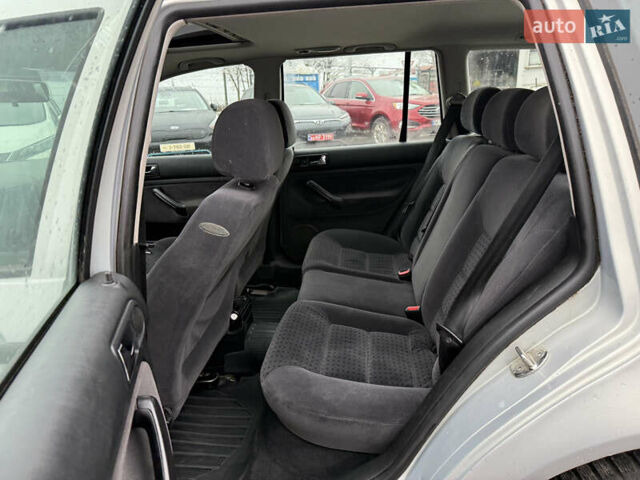 Серый Фольксваген Гольф, объемом двигателя 1.6 л и пробегом 236 тыс. км за 3750 $, фото 35 на Automoto.ua