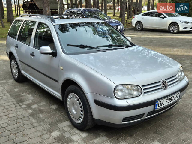 Серый Фольксваген Гольф, объемом двигателя 1.6 л и пробегом 370 тыс. км за 3950 $, фото 6 на Automoto.ua