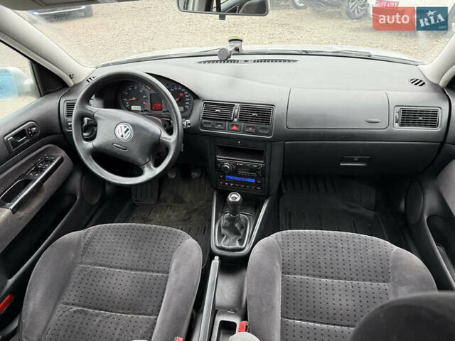 Серый Фольксваген Гольф, объемом двигателя 1.6 л и пробегом 236 тыс. км за 3750 $, фото 25 на Automoto.ua