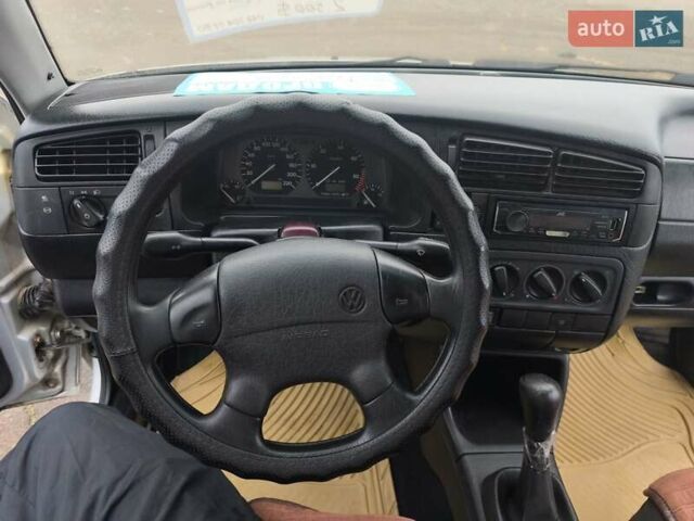 Серый Фольксваген Гольф, объемом двигателя 1.9 л и пробегом 211 тыс. км за 2500 $, фото 4 на Automoto.ua