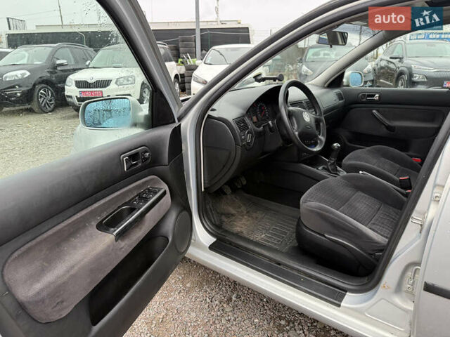 Серый Фольксваген Гольф, объемом двигателя 1.6 л и пробегом 236 тыс. км за 3750 $, фото 38 на Automoto.ua