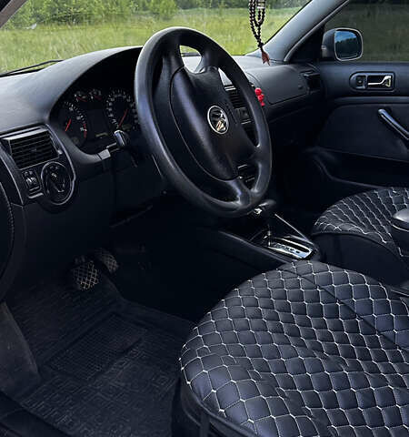 Серый Фольксваген Гольф, объемом двигателя 1.6 л и пробегом 261 тыс. км за 4100 $, фото 21 на Automoto.ua