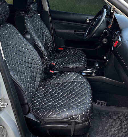 Серый Фольксваген Гольф, объемом двигателя 1.6 л и пробегом 261 тыс. км за 4100 $, фото 9 на Automoto.ua