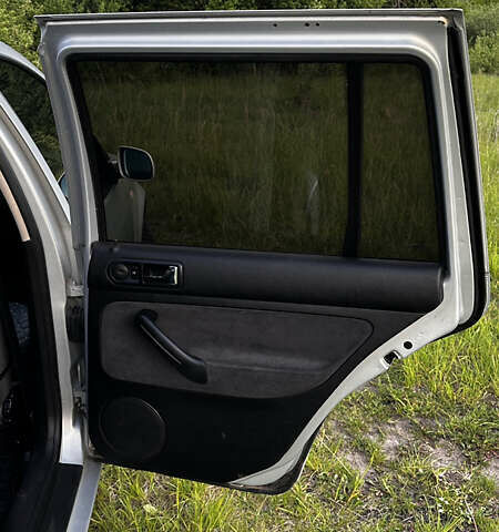 Серый Фольксваген Гольф, объемом двигателя 1.6 л и пробегом 261 тыс. км за 4100 $, фото 15 на Automoto.ua