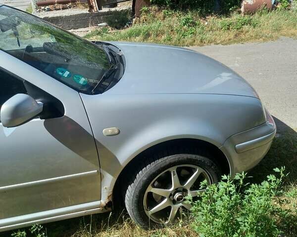 Серый Фольксваген Гольф, объемом двигателя 1.6 л и пробегом 233 тыс. км за 3300 $, фото 3 на Automoto.ua