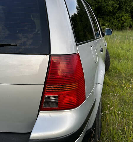 Серый Фольксваген Гольф, объемом двигателя 1.6 л и пробегом 261 тыс. км за 4100 $, фото 6 на Automoto.ua