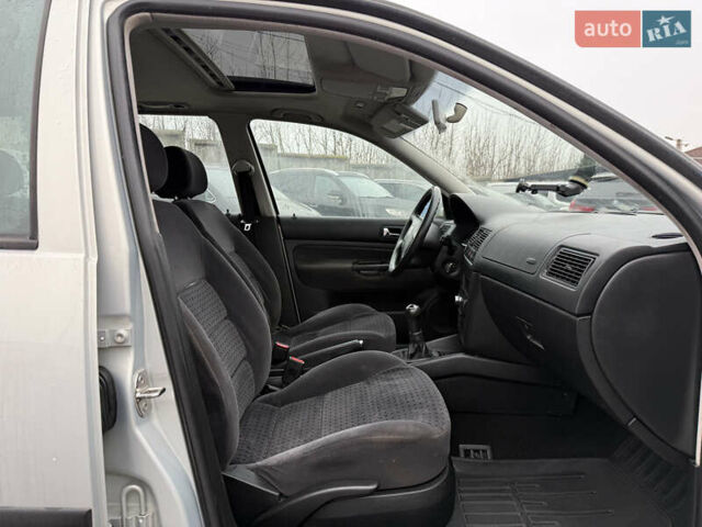 Серый Фольксваген Гольф, объемом двигателя 1.6 л и пробегом 236 тыс. км за 3750 $, фото 17 на Automoto.ua