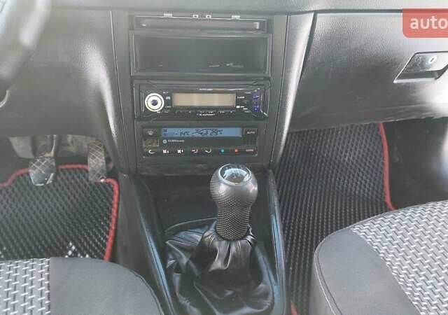 Сірий Фольксваген Гольф, об'ємом двигуна 1.9 л та пробігом 300 тис. км за 3995 $, фото 37 на Automoto.ua