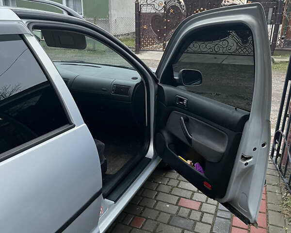 Серый Фольксваген Гольф, объемом двигателя 1.98 л и пробегом 315 тыс. км за 3999 $, фото 4 на Automoto.ua