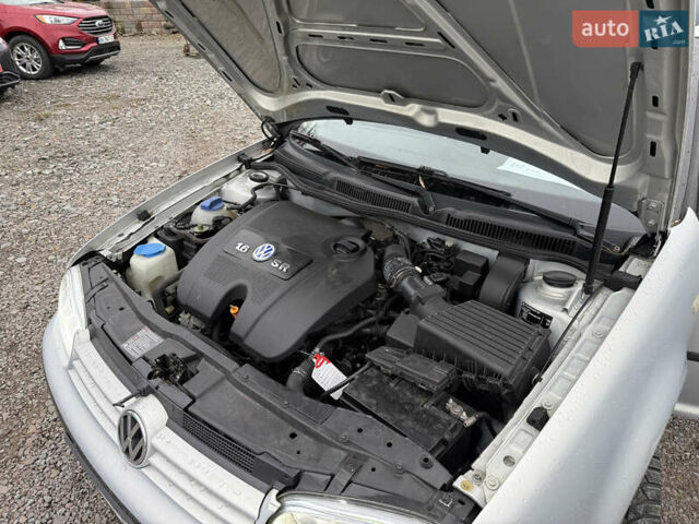 Серый Фольксваген Гольф, объемом двигателя 1.6 л и пробегом 236 тыс. км за 3750 $, фото 45 на Automoto.ua