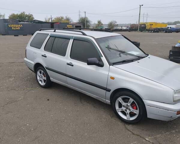 Серый Фольксваген Гольф, объемом двигателя 1.9 л и пробегом 211 тыс. км за 2500 $, фото 5 на Automoto.ua