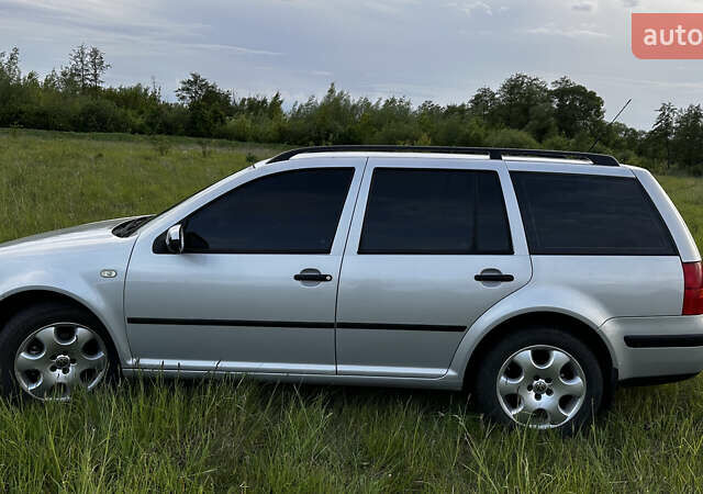 Серый Фольксваген Гольф, объемом двигателя 1.6 л и пробегом 261 тыс. км за 4100 $, фото 4 на Automoto.ua