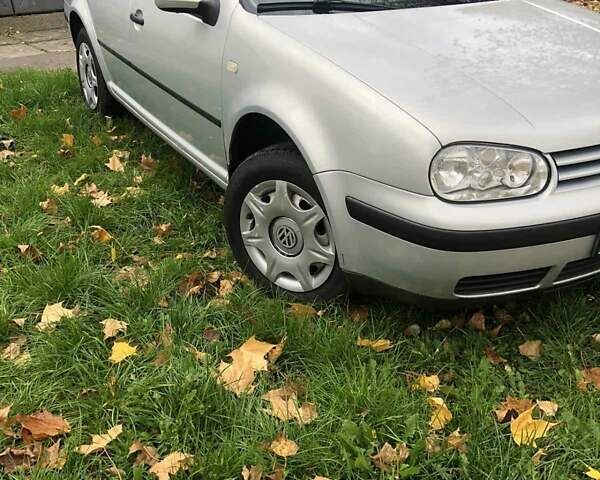 Сірий Фольксваген Гольф, об'ємом двигуна 1.6 л та пробігом 283 тис. км за 4900 $, фото 1 на Automoto.ua