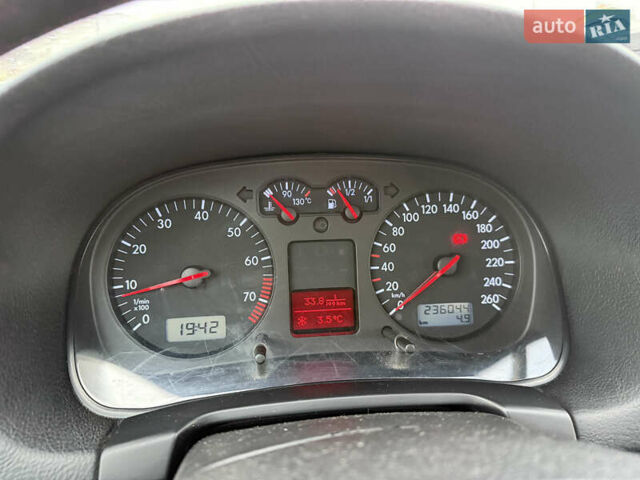 Серый Фольксваген Гольф, объемом двигателя 1.6 л и пробегом 236 тыс. км за 3750 $, фото 49 на Automoto.ua