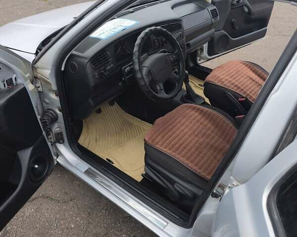 Серый Фольксваген Гольф, объемом двигателя 1.9 л и пробегом 211 тыс. км за 2500 $, фото 8 на Automoto.ua