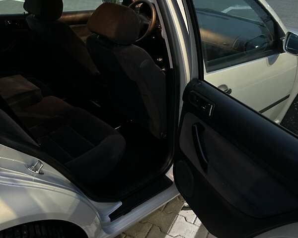 Сірий Фольксваген Гольф, об'ємом двигуна 1.6 л та пробігом 243 тис. км за 4500 $, фото 24 на Automoto.ua