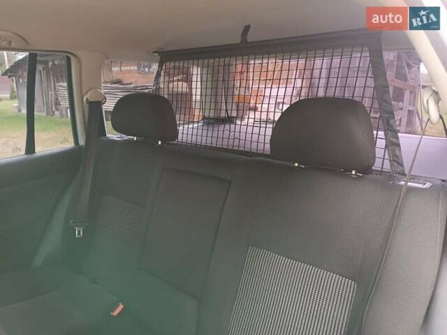 Серый Фольксваген Гольф, объемом двигателя 1.6 л и пробегом 260 тыс. км за 4353 $, фото 12 на Automoto.ua