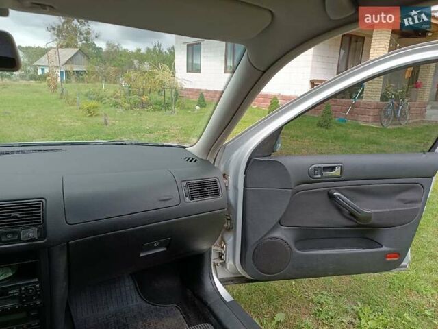 Серый Фольксваген Гольф, объемом двигателя 1.6 л и пробегом 260 тыс. км за 4353 $, фото 9 на Automoto.ua