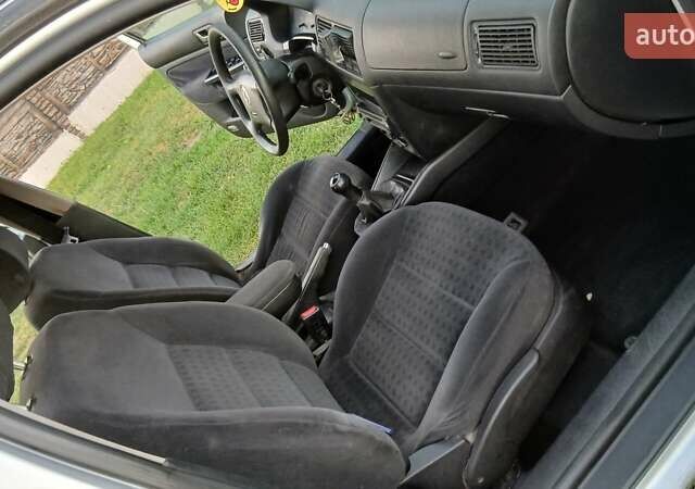 Сірий Фольксваген Гольф, об'ємом двигуна 1.9 л та пробігом 386 тис. км за 3400 $, фото 10 на Automoto.ua