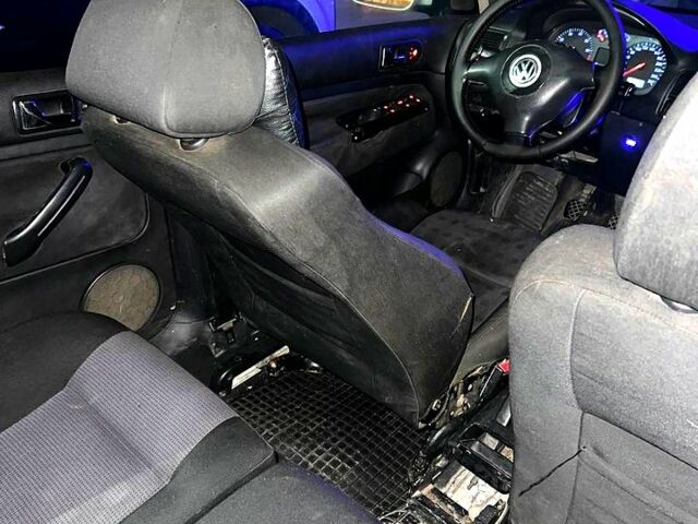 Серый Фольксваген Гольф, объемом двигателя 1.6 л и пробегом 258 тыс. км за 3700 $, фото 6 на Automoto.ua