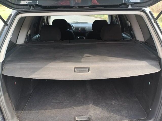 Сірий Фольксваген Гольф, об'ємом двигуна 1.6 л та пробігом 267 тис. км за 3500 $, фото 5 на Automoto.ua