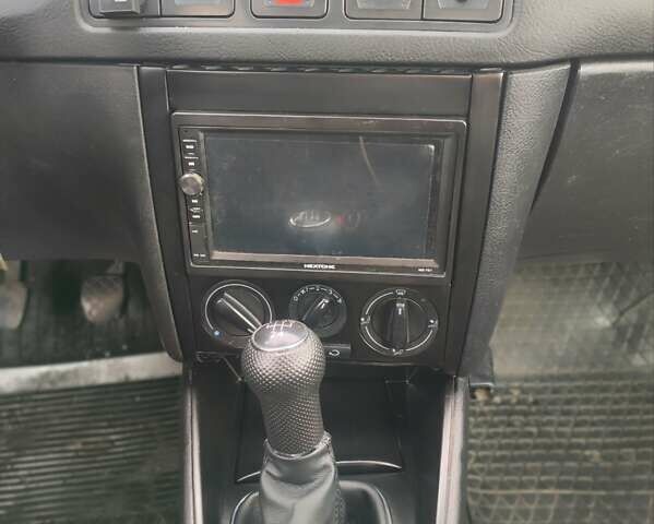 Серый Фольксваген Гольф, объемом двигателя 1.39 л и пробегом 308 тыс. км за 3200 $, фото 35 на Automoto.ua