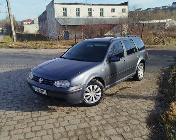 Серый Фольксваген Гольф, объемом двигателя 1.6 л и пробегом 300 тыс. км за 2999 $, фото 4 на Automoto.ua