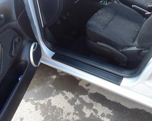 Серый Фольксваген Гольф, объемом двигателя 1.4 л и пробегом 220 тыс. км за 4000 $, фото 1 на Automoto.ua