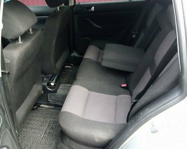 Серый Фольксваген Гольф, объемом двигателя 1.6 л и пробегом 251 тыс. км за 3899 $, фото 28 на Automoto.ua