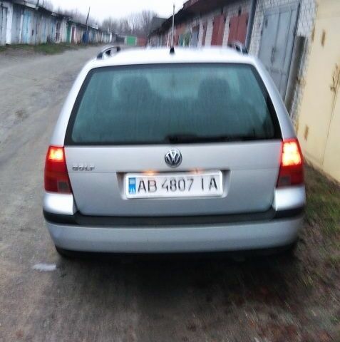 Сірий Фольксваген Гольф, об'ємом двигуна 1.4 л та пробігом 300 тис. км за 3500 $, фото 2 на Automoto.ua