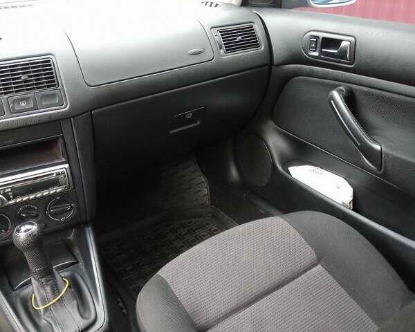 Серый Фольксваген Гольф, объемом двигателя 1.6 л и пробегом 251 тыс. км за 3899 $, фото 20 на Automoto.ua