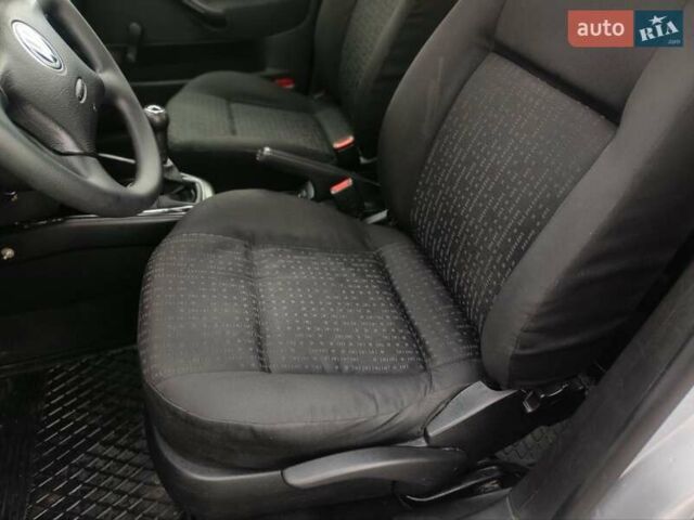 Серый Фольксваген Гольф, объемом двигателя 1.39 л и пробегом 308 тыс. км за 3200 $, фото 30 на Automoto.ua