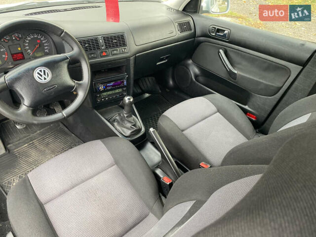 Серый Фольксваген Гольф, объемом двигателя 1.6 л и пробегом 290 тыс. км за 3600 $, фото 7 на Automoto.ua