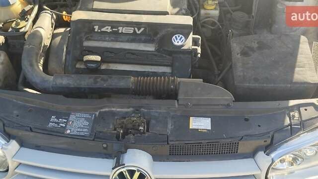 Сірий Фольксваген Гольф, об'ємом двигуна 1.39 л та пробігом 250 тис. км за 3300 $, фото 11 на Automoto.ua