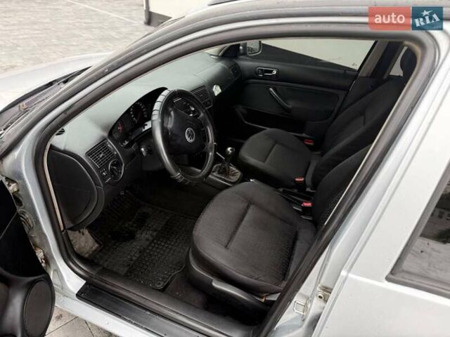 Серый Фольксваген Гольф, объемом двигателя 1.6 л и пробегом 280 тыс. км за 3000 $, фото 3 на Automoto.ua
