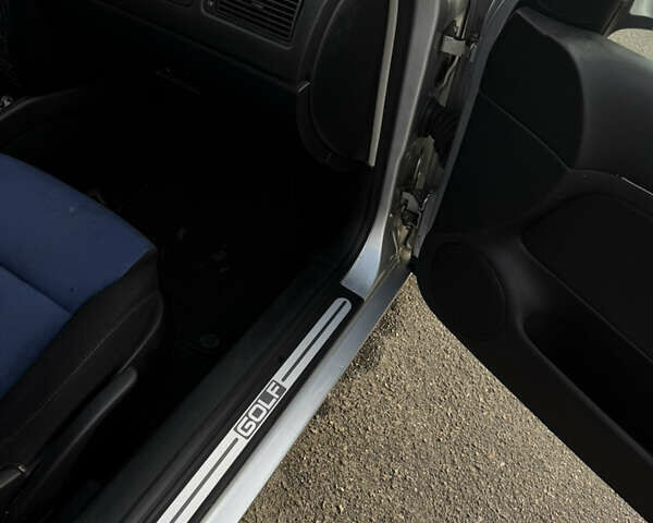 Сірий Фольксваген Гольф, об'ємом двигуна 2 л та пробігом 265 тис. км за 4400 $, фото 14 на Automoto.ua