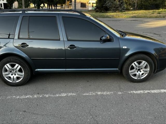 Серый Фольксваген Гольф, объемом двигателя 1.6 л и пробегом 225 тыс. км за 3950 $, фото 3 на Automoto.ua