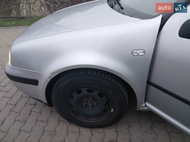 Серый Фольксваген Гольф, объемом двигателя 1.6 л и пробегом 260 тыс. км за 3950 $, фото 7 на Automoto.ua