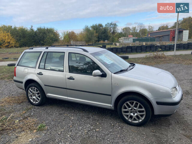 Серый Фольксваген Гольф, объемом двигателя 1.6 л и пробегом 290 тыс. км за 3600 $, фото 1 на Automoto.ua