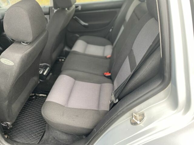 Фольксваген Гольф 2000 в Полтаве на Automoto.ua Серый Фольксваген Гольф, объемом двигателя 1.6 л и пробегом 290 тыс. км за 3600 $, фото 7 на Automoto.ua