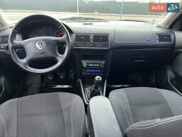 Серый Фольксваген Гольф, объемом двигателя 1.6 л и пробегом 309 тыс. км за 3499 $, фото 16 на Automoto.ua