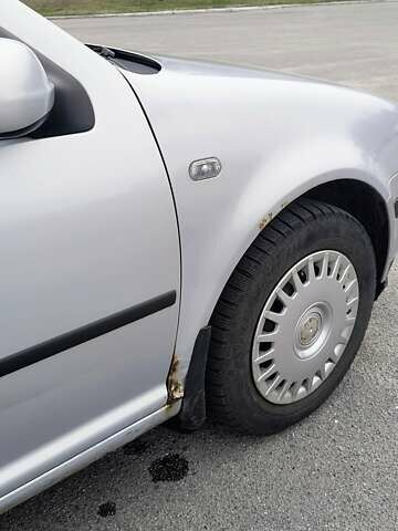 Серый Фольксваген Гольф, объемом двигателя 1.9 л и пробегом 415 тыс. км за 3600 $, фото 5 на Automoto.ua