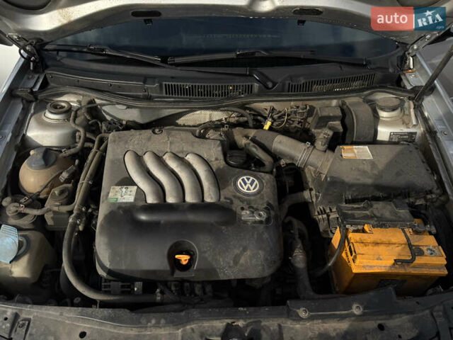 Сірий Фольксваген Гольф, об'ємом двигуна 2 л та пробігом 265 тис. км за 4400 $, фото 22 на Automoto.ua